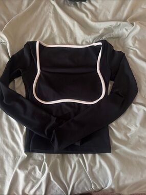 Gilly Hicks Black Long-Sleeve Top with White Trim